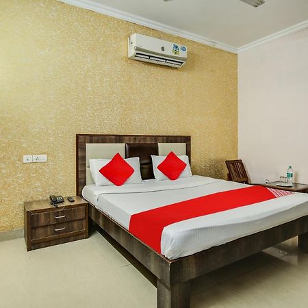 Hotel O Royal Mohali エクステリア 写真