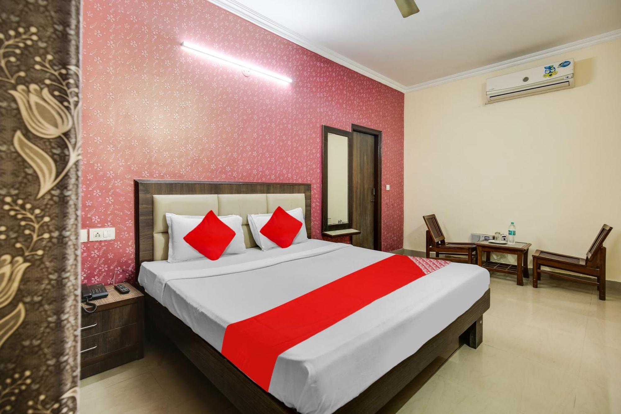 Hotel O Royal Mohali エクステリア 写真