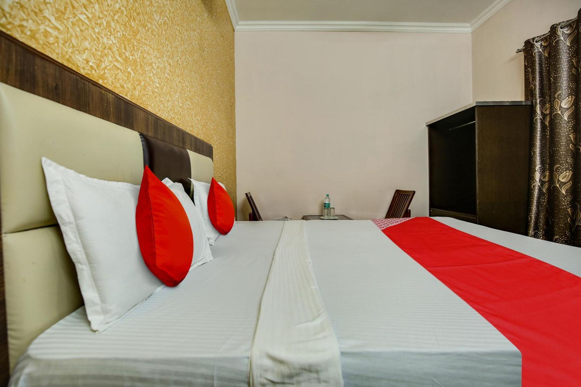 Hotel O Royal Mohali エクステリア 写真